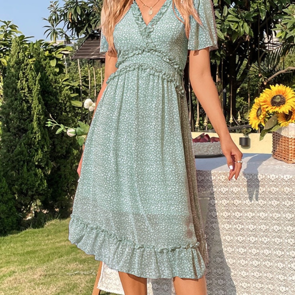BRAND NEW green, tea length dress !